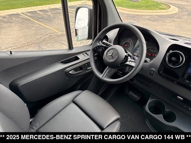 2025 Mercedes-Benz Sprinter 2500 Cargo 144 WB