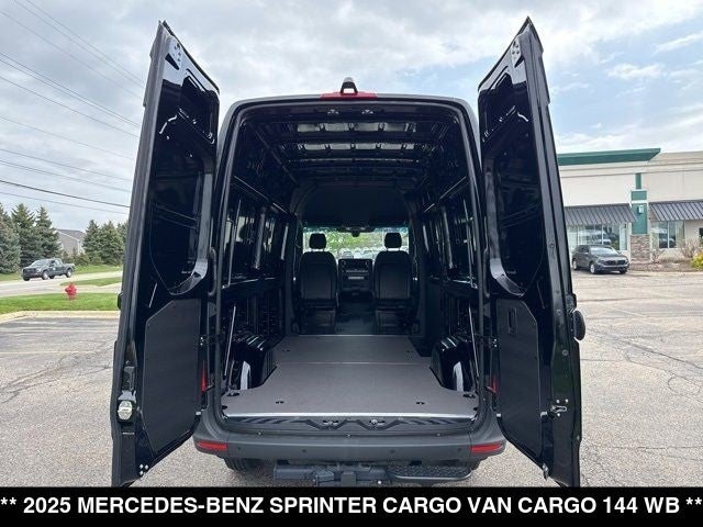 2025 Mercedes-Benz Sprinter 2500 Cargo 144 WB