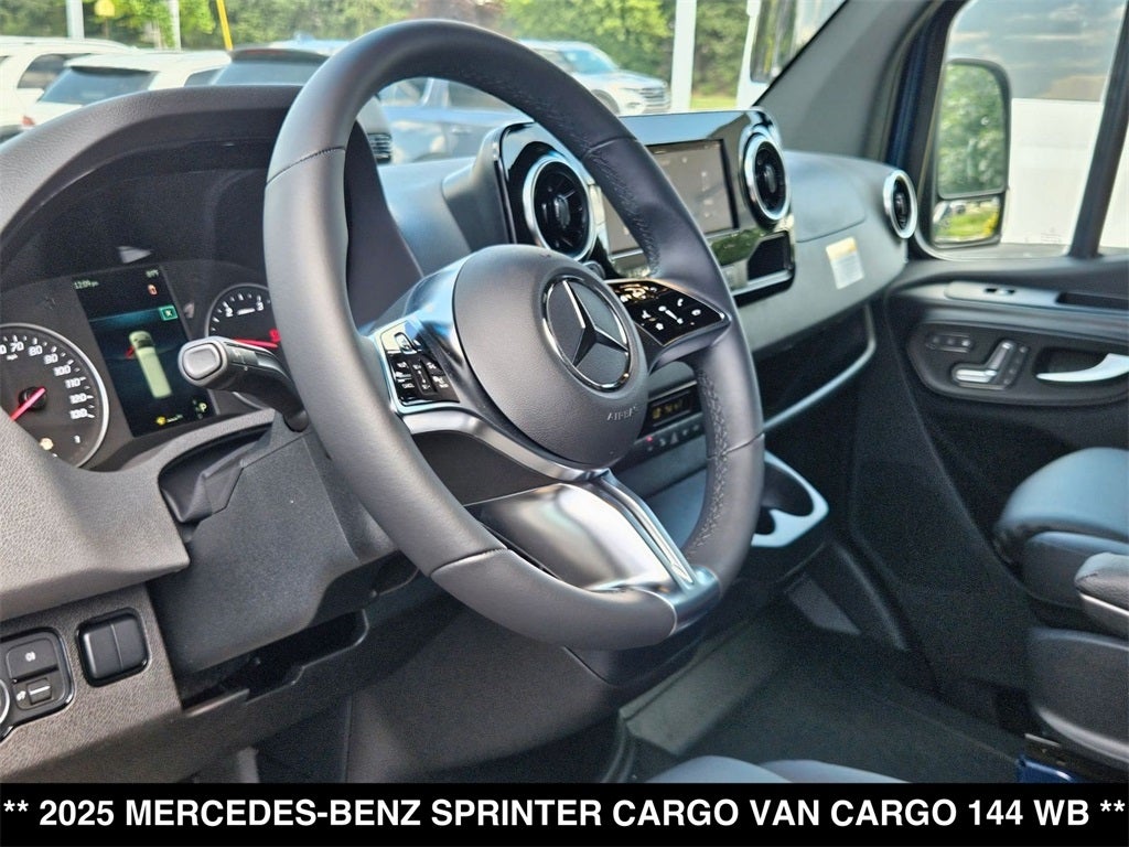 2025 Mercedes-Benz Sprinter 2500 Cargo 144 WB