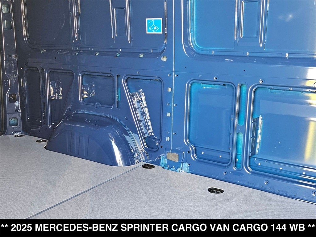 2025 Mercedes-Benz Sprinter 2500 Cargo 144 WB