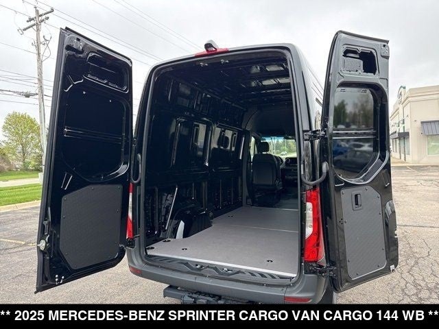 2025 Mercedes-Benz Sprinter 2500 Cargo 144 WB