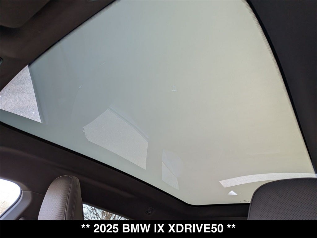 2025 BMW iX xDrive50