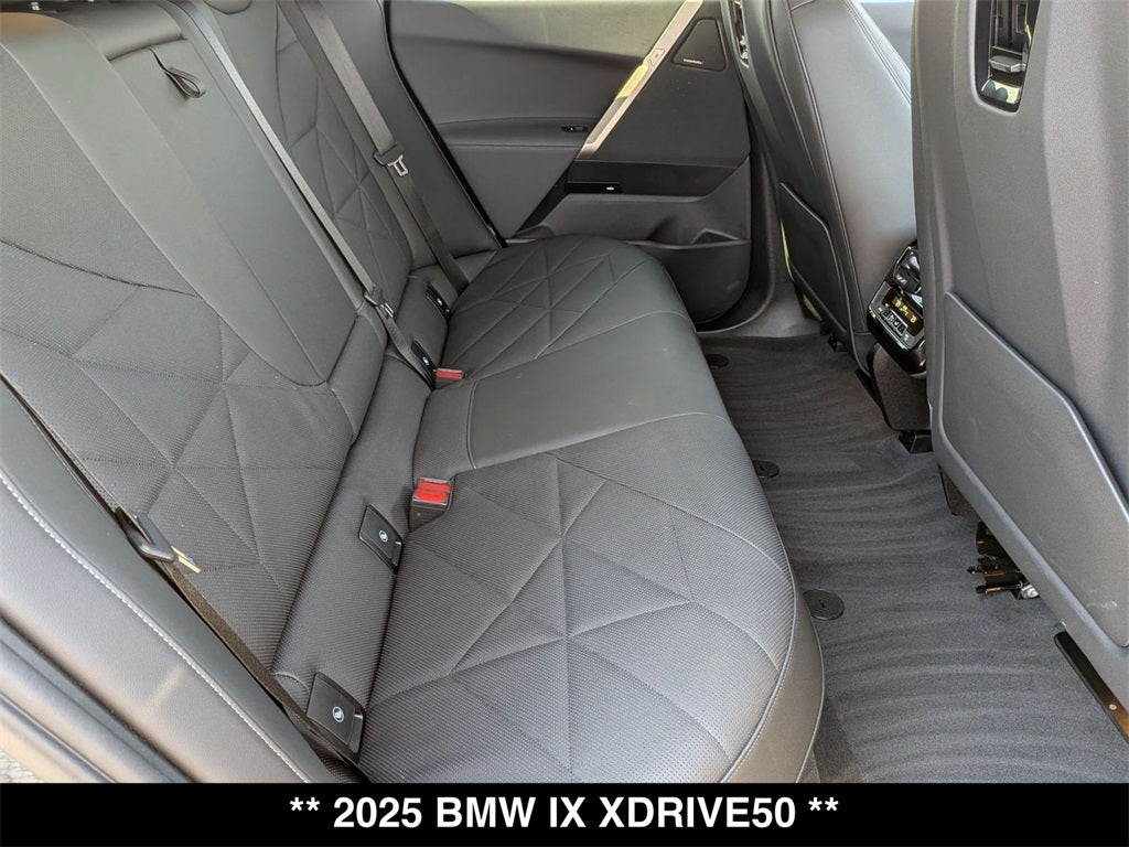 2025 BMW iX xDrive50