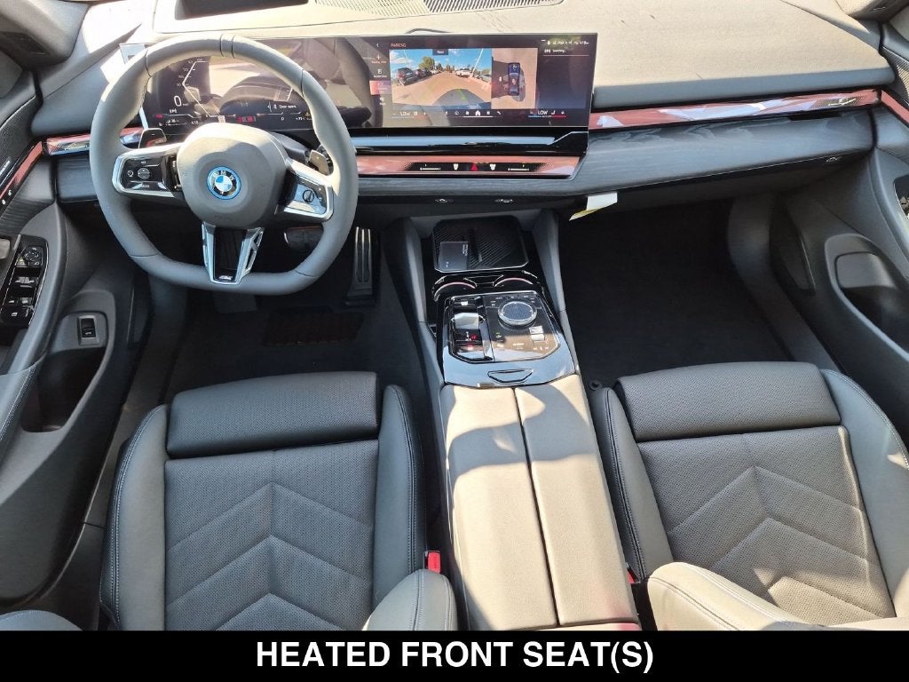 2027 BMW 550e 550e xDrive