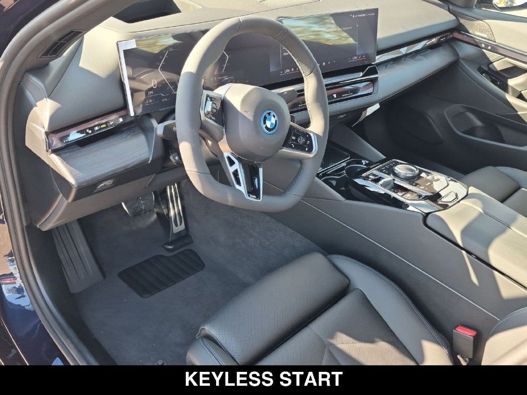 2027 BMW 550e 550e xDrive