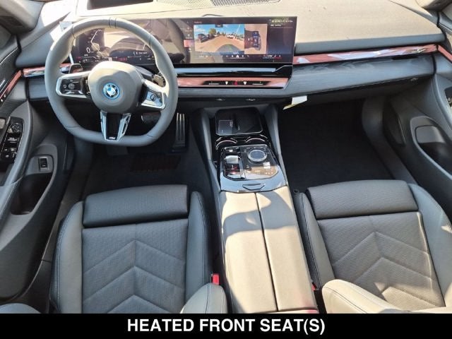 2027 BMW 550e 550e xDrive