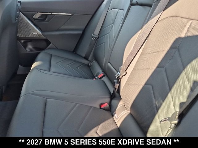 2027 BMW 550e 550e xDrive