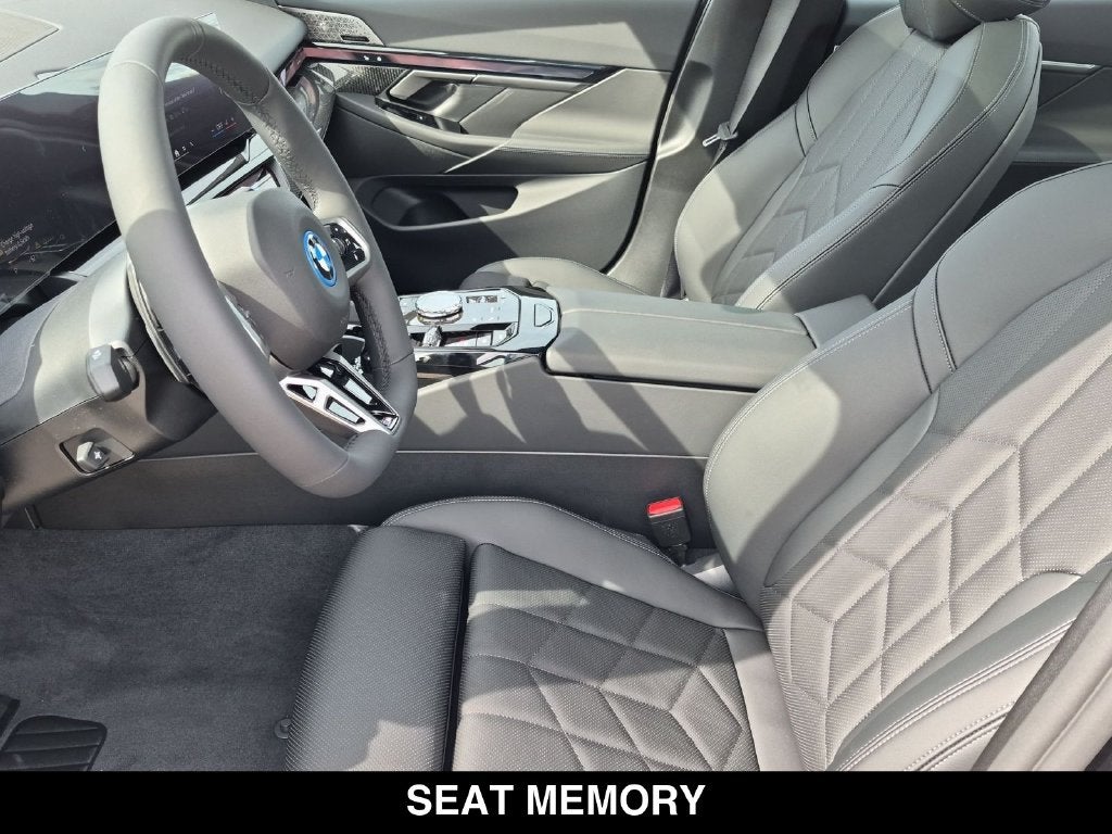 2027 BMW 550e 550e xDrive