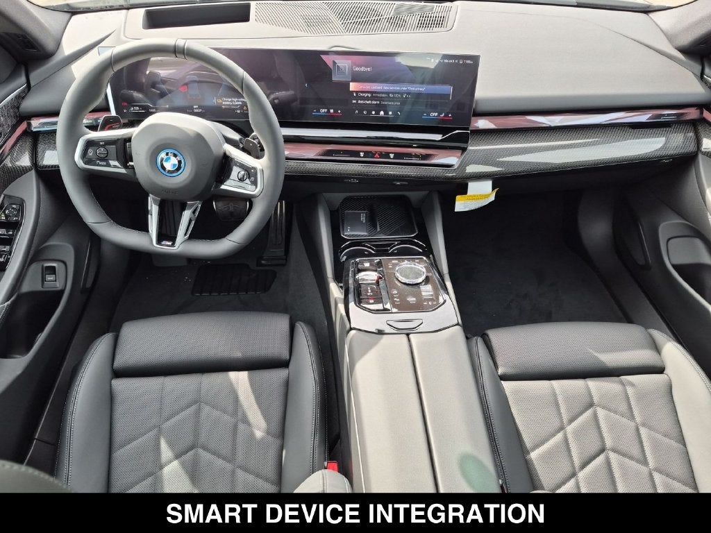 2027 BMW 550e 550e xDrive