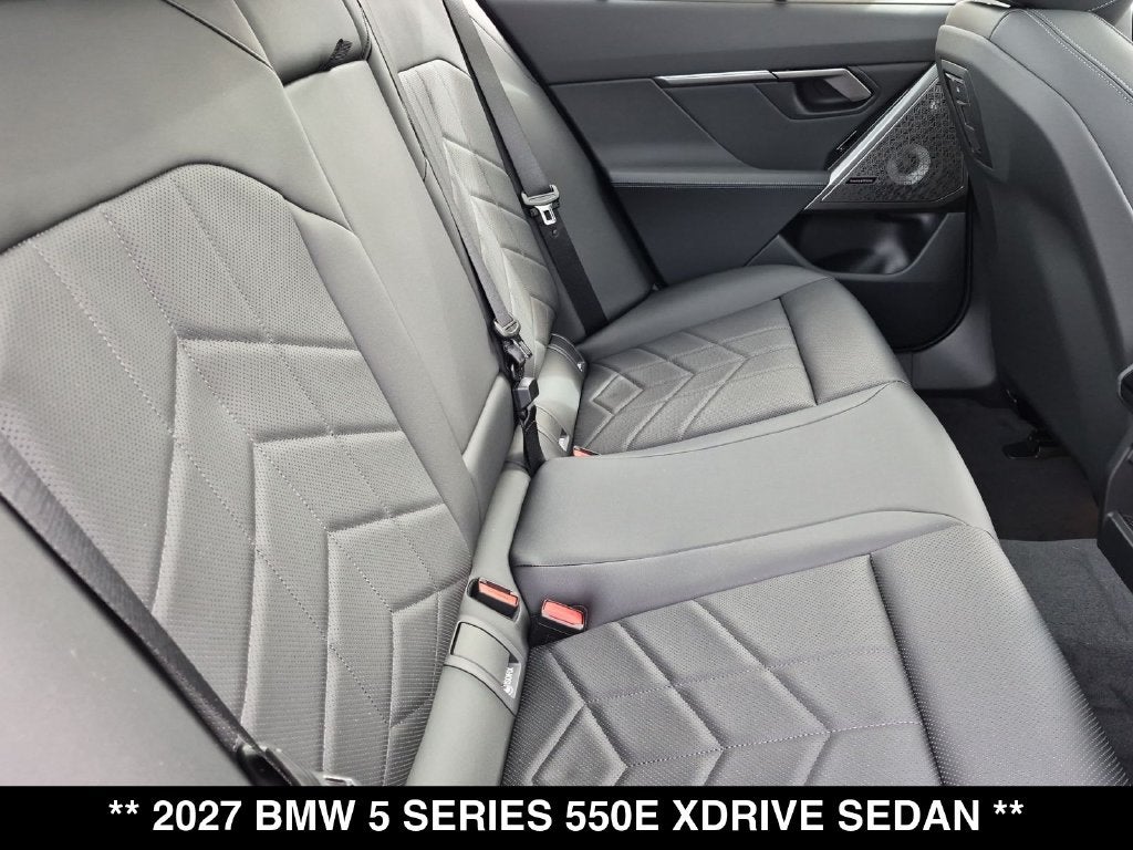 2027 BMW 550e 550e xDrive