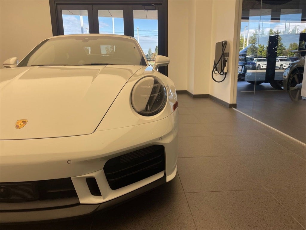 2025 Porsche 911 Carrera