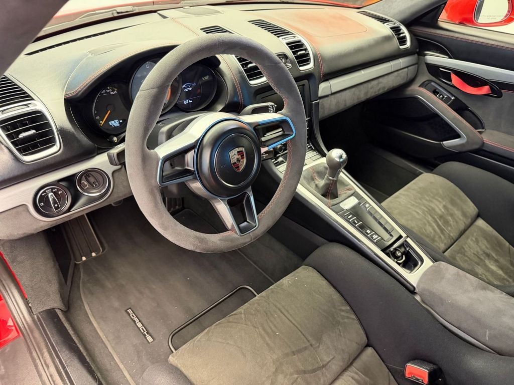 2016 Porsche Cayman GT4