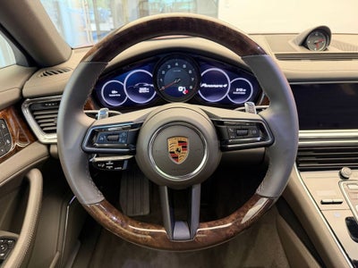 2022 Porsche Panamera 4