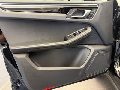 2024 Porsche Macan T