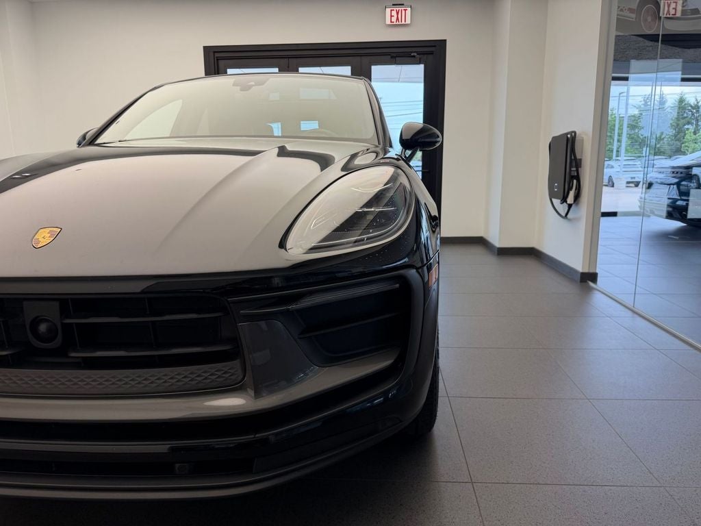 2024 Porsche Macan T