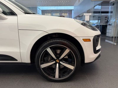 2026 Porsche Macan Base