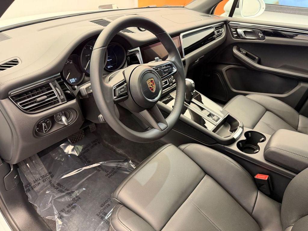2026 Porsche Macan Base