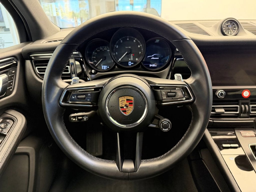 2026 Porsche Macan Base