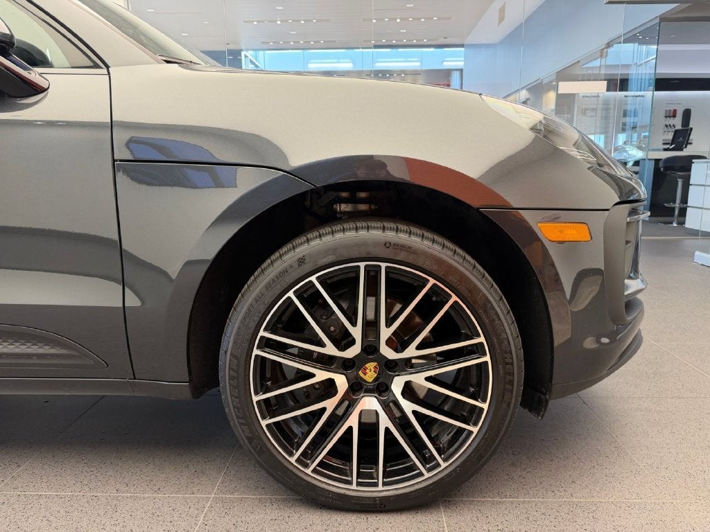 2026 Porsche Macan Base