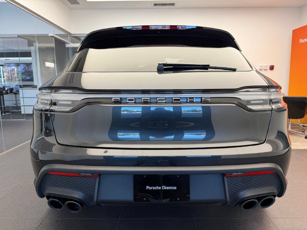 2026 Porsche Macan Base