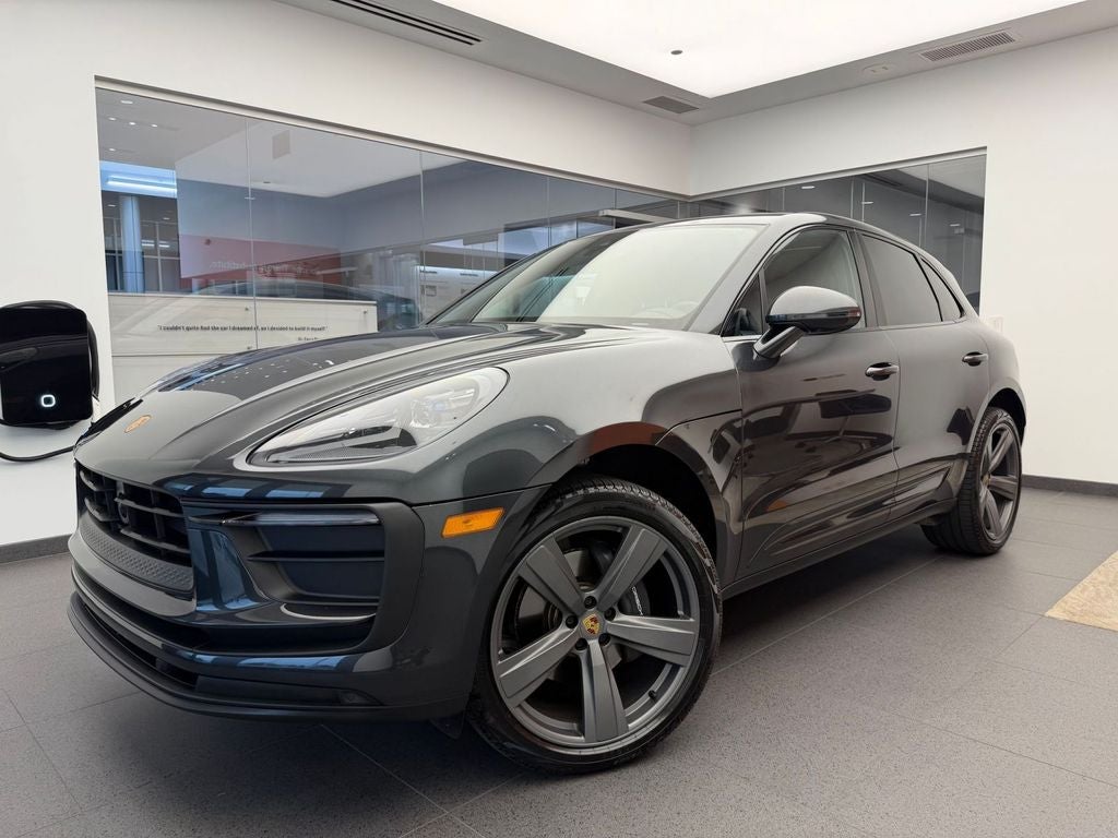 2026 Porsche Macan Base