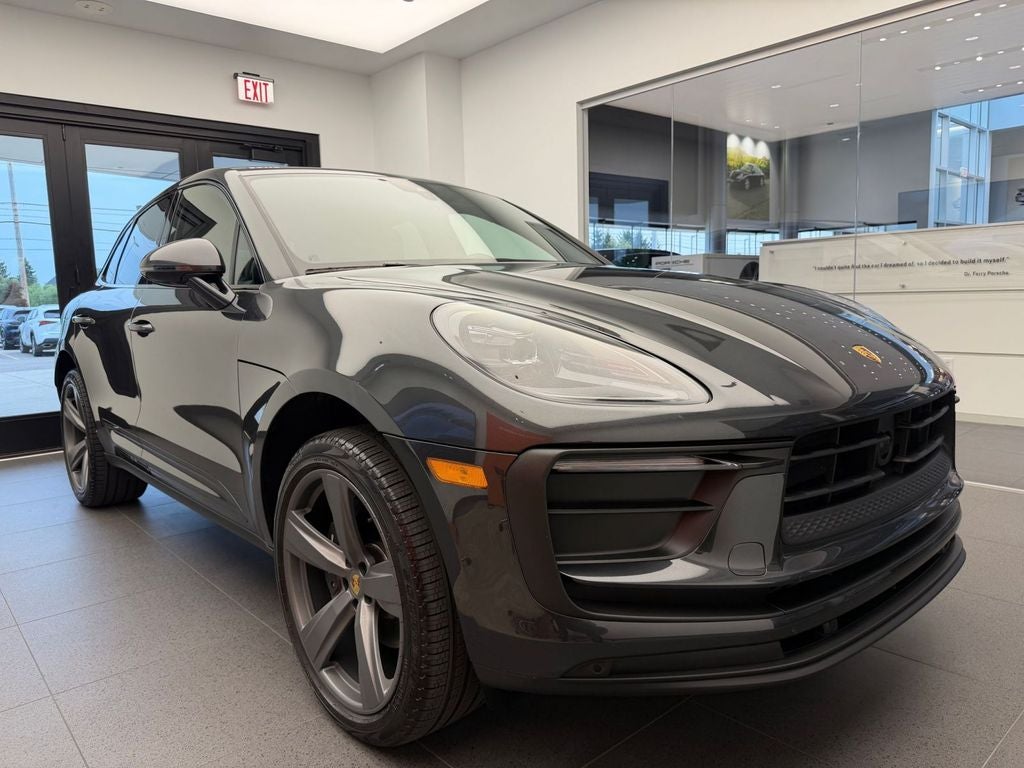 2026 Porsche Macan Base