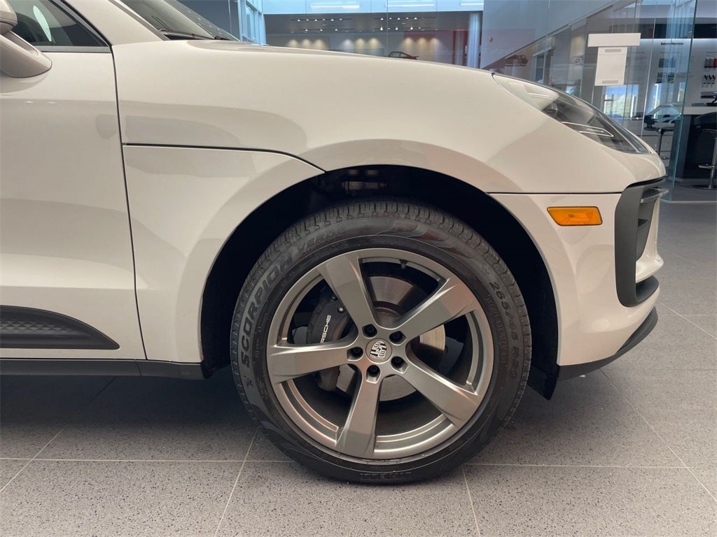 2025 Porsche Macan Base