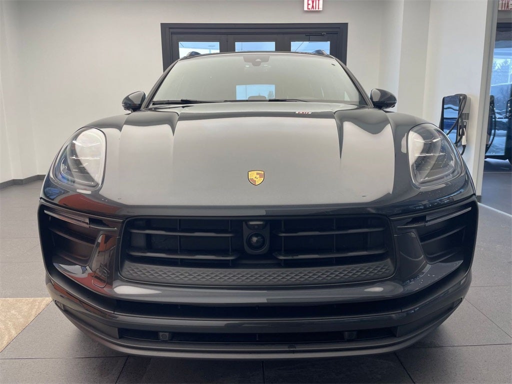 2025 Porsche Macan Base