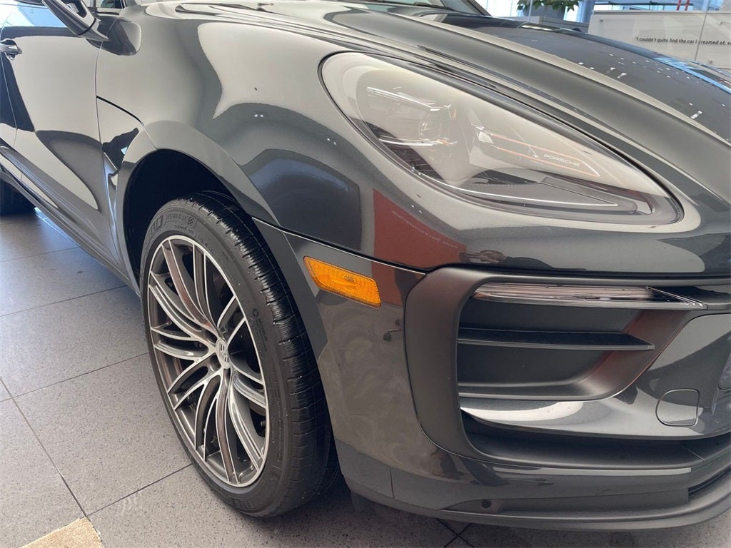 2025 Porsche Macan Base