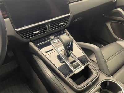 2022 Porsche Cayenne Platinum Edition