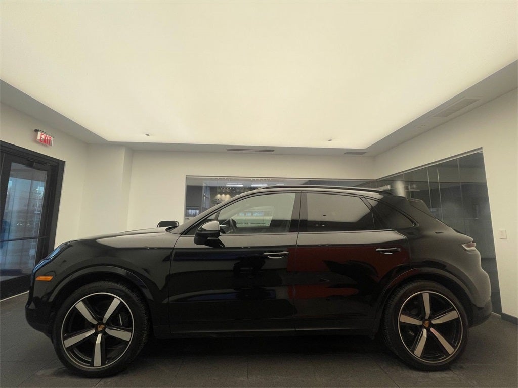 2025 Porsche Cayenne Base