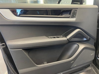 2025 Porsche Cayenne Base