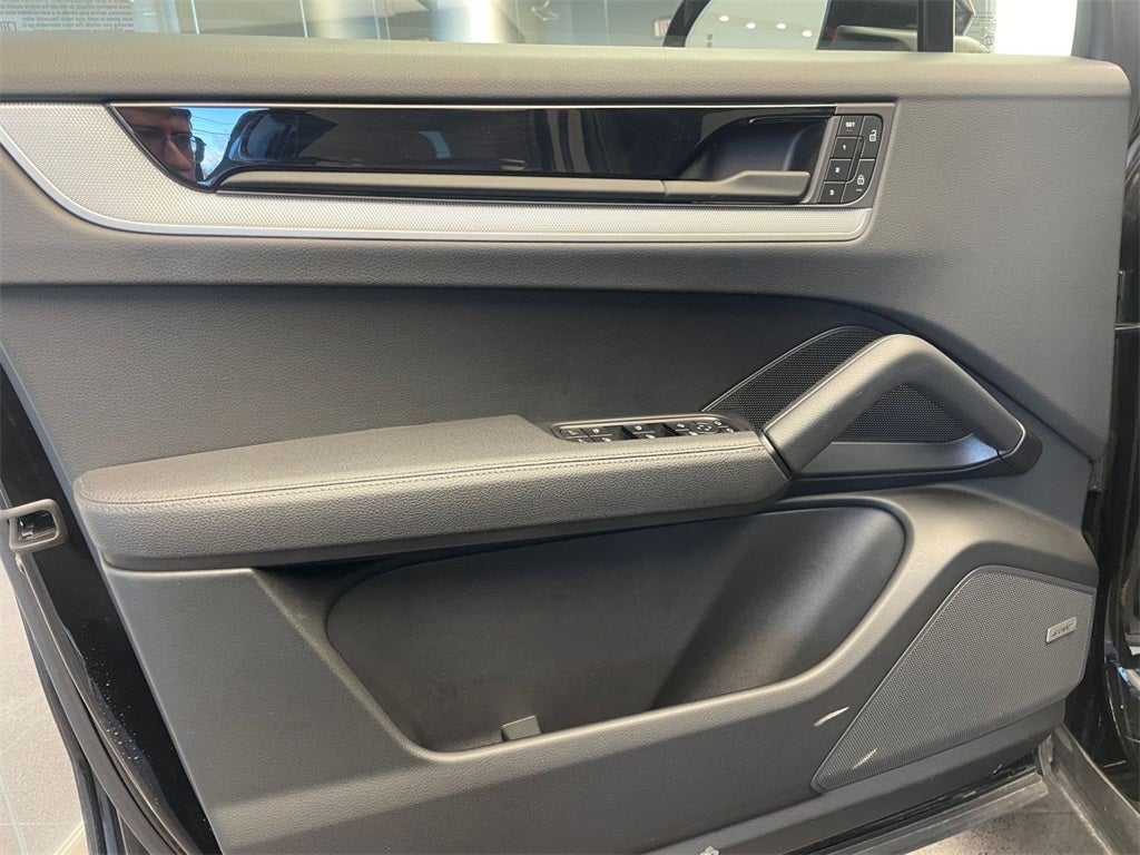 2025 Porsche Cayenne Base