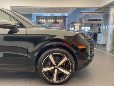 2025 Porsche Cayenne Base