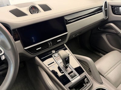 2022 Porsche Cayenne Base