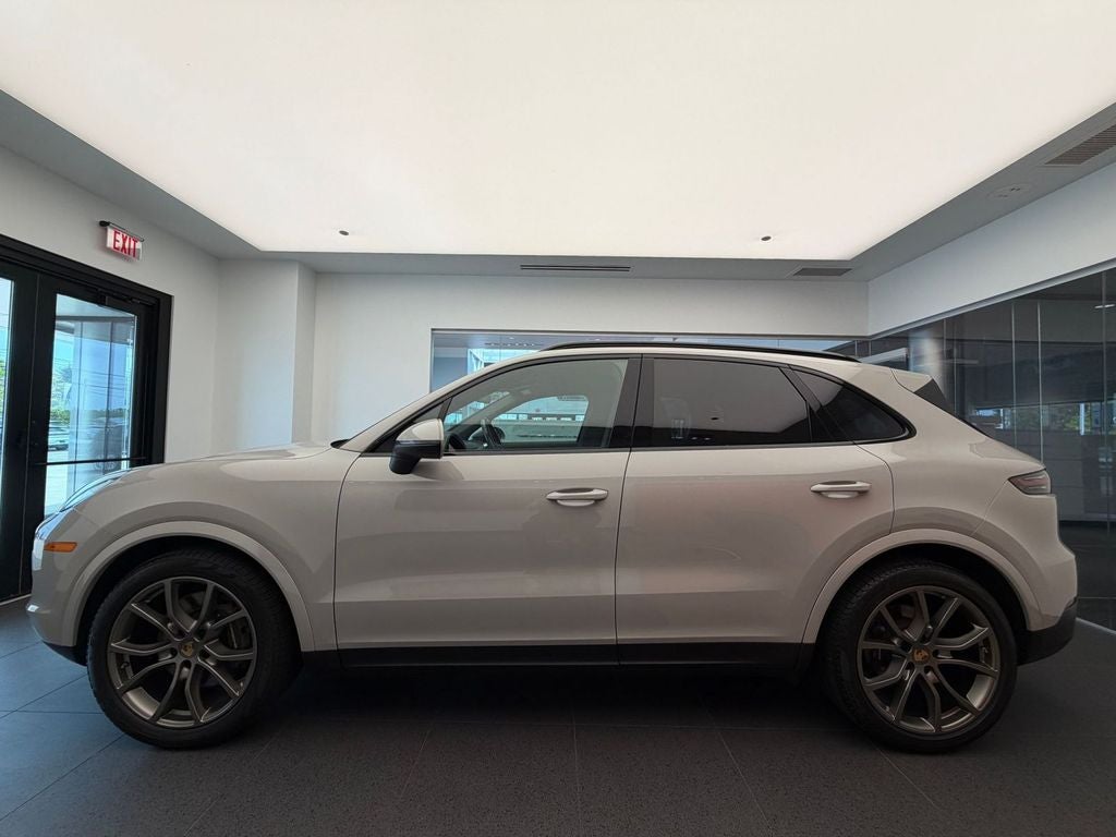 2022 Porsche Cayenne Base
