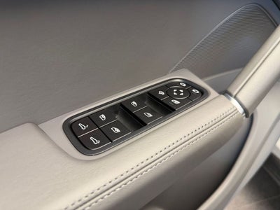 2022 Porsche Cayenne Base
