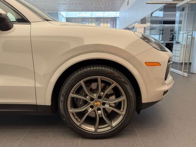 2022 Porsche Cayenne Base