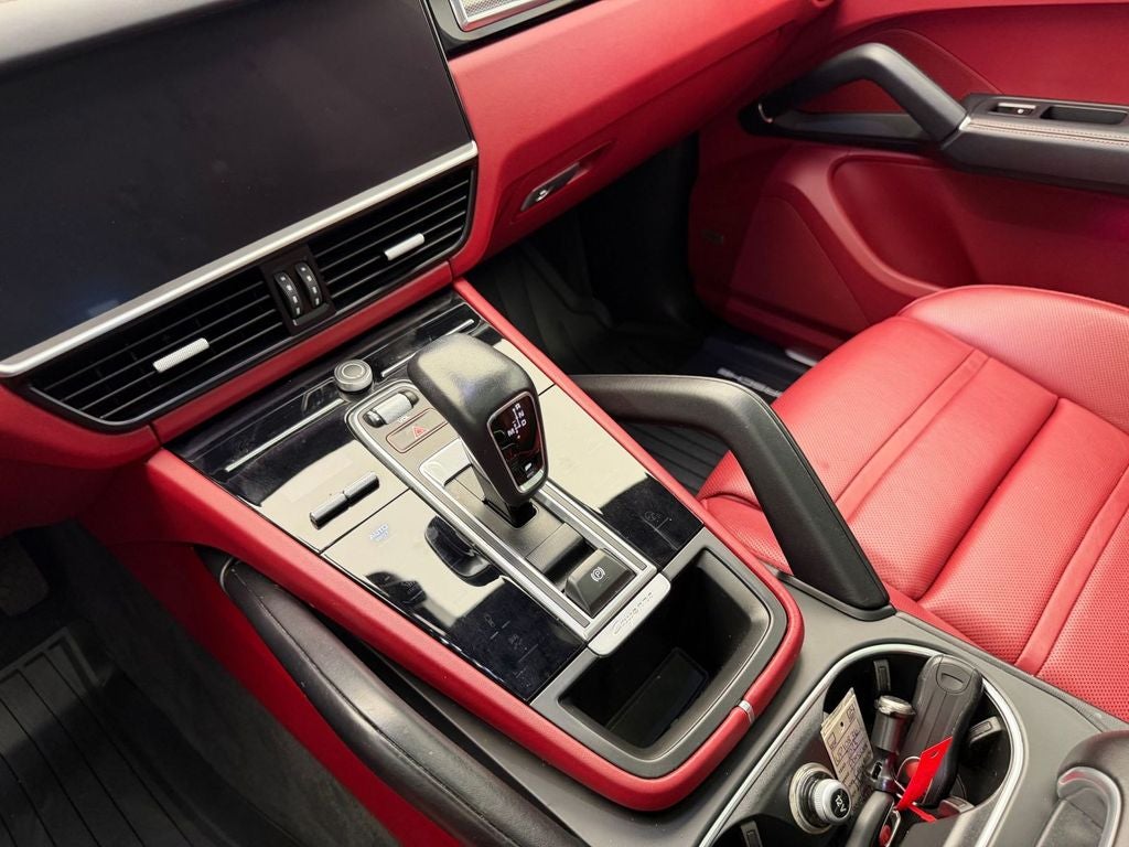 2023 Porsche Cayenne Platinum Edition