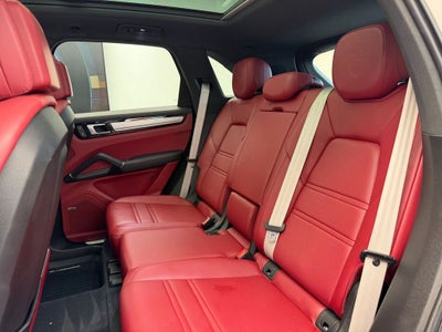 2023 Porsche Cayenne Platinum Edition