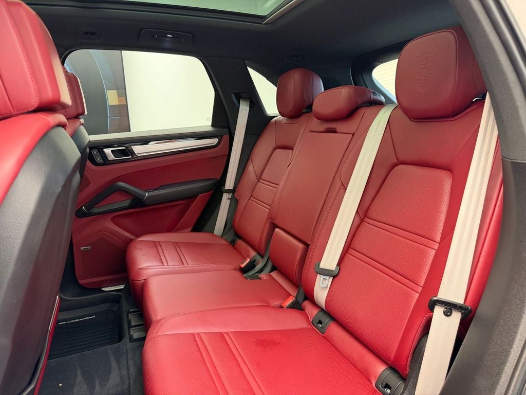 2023 Porsche Cayenne Platinum Edition