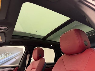 2023 Porsche Cayenne Platinum Edition