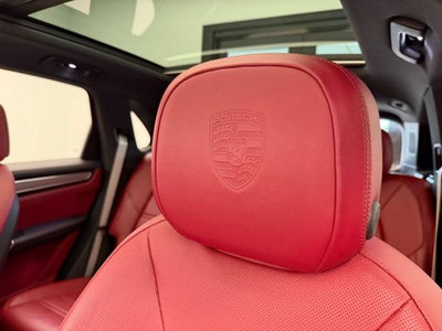 2023 Porsche Cayenne Platinum Edition