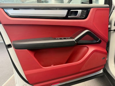 2023 Porsche Cayenne Platinum Edition