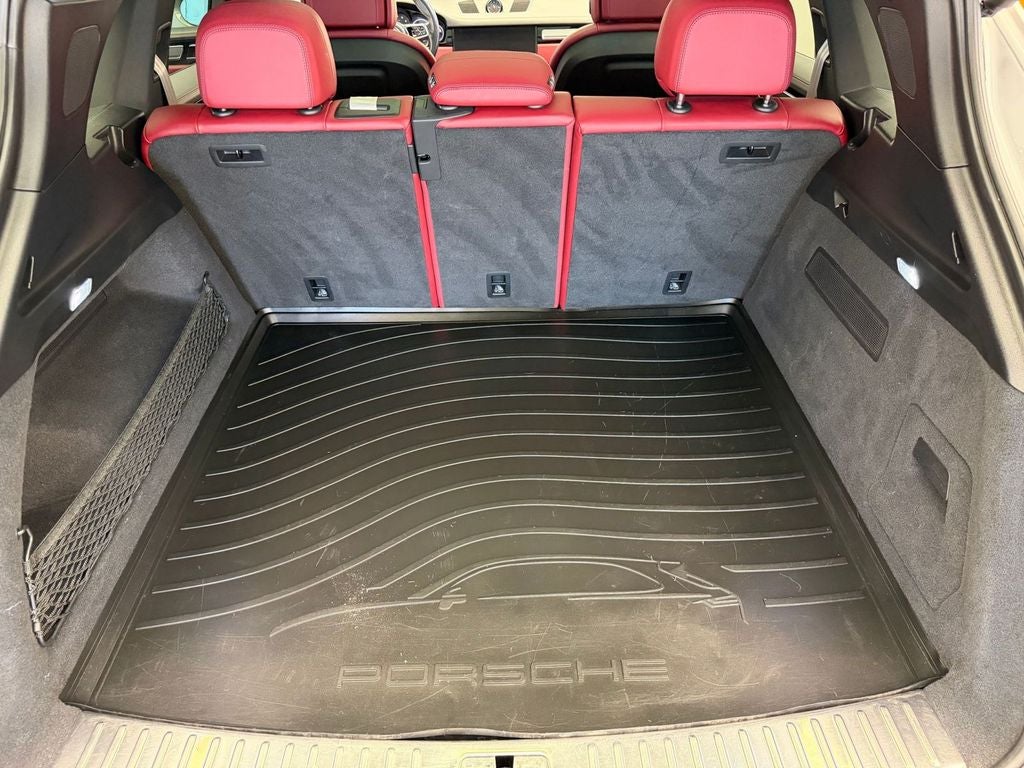 2023 Porsche Cayenne Platinum Edition