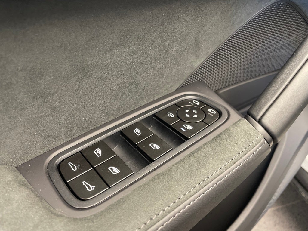 2026 Porsche Cayenne GTS