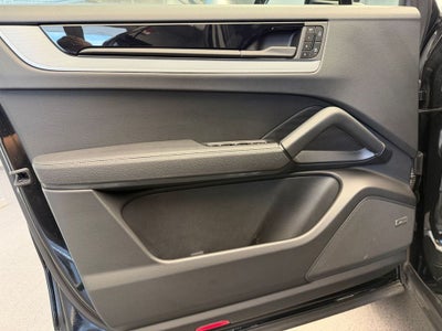 2025 Porsche Cayenne S
