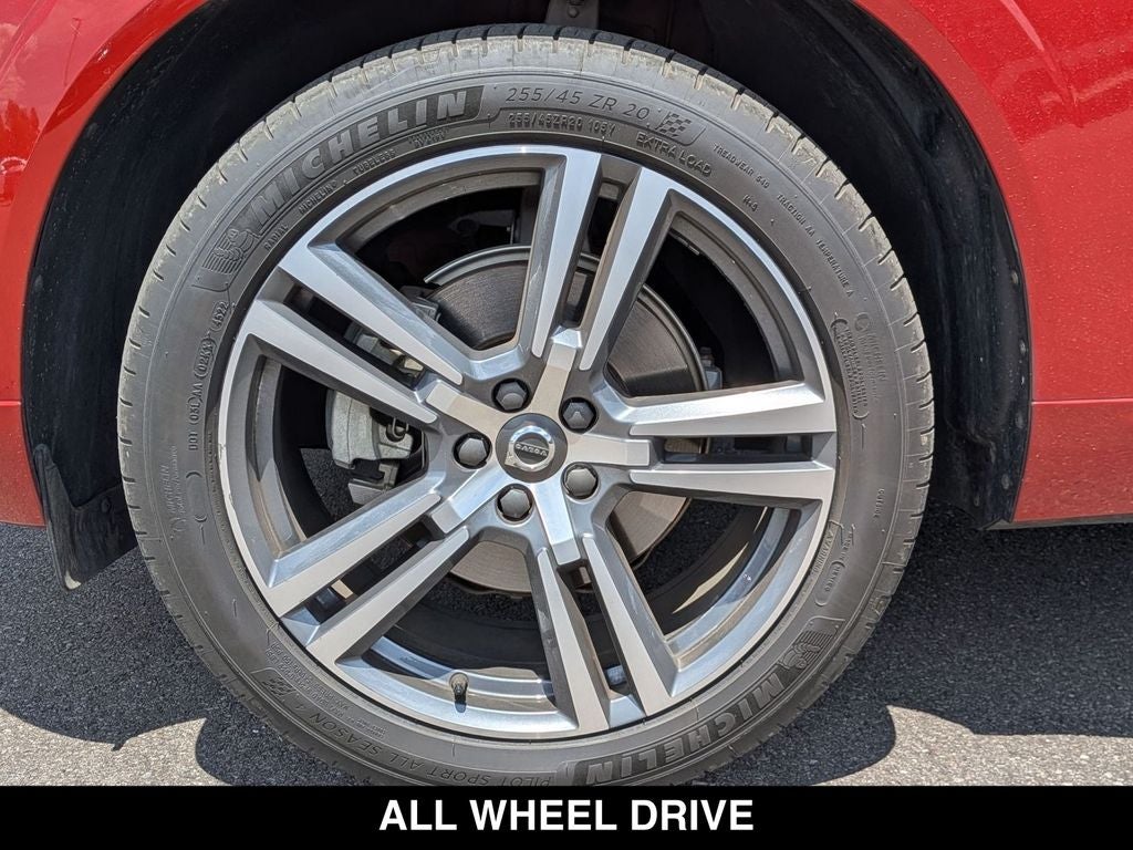2021 Volvo XC60 T5 Momentum
