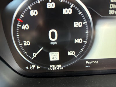 2016 Volvo XC90 T6 Momentum